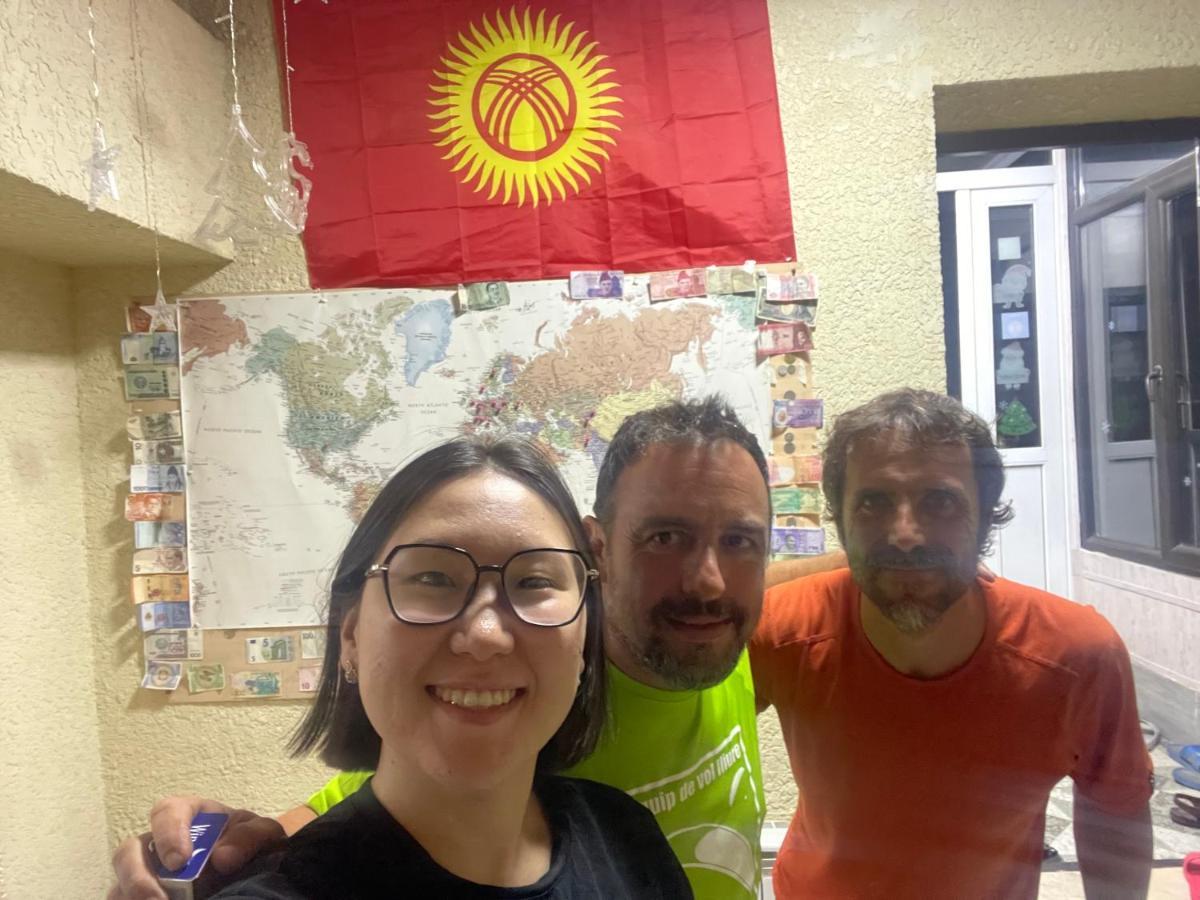 Sweet Home Hostel Bishkek Exterior foto