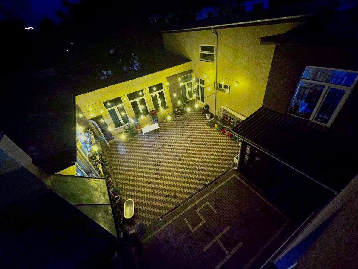 Sweet Home Hostel Bishkek Exterior foto
